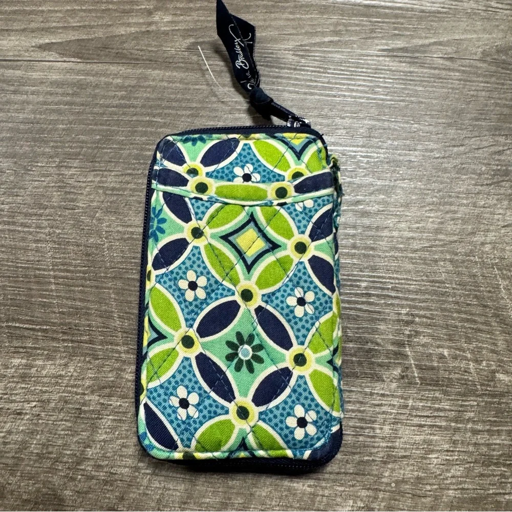 Vera Bradley Daisy Daisy Retired Pattern Wallet - Picture 2 of 6